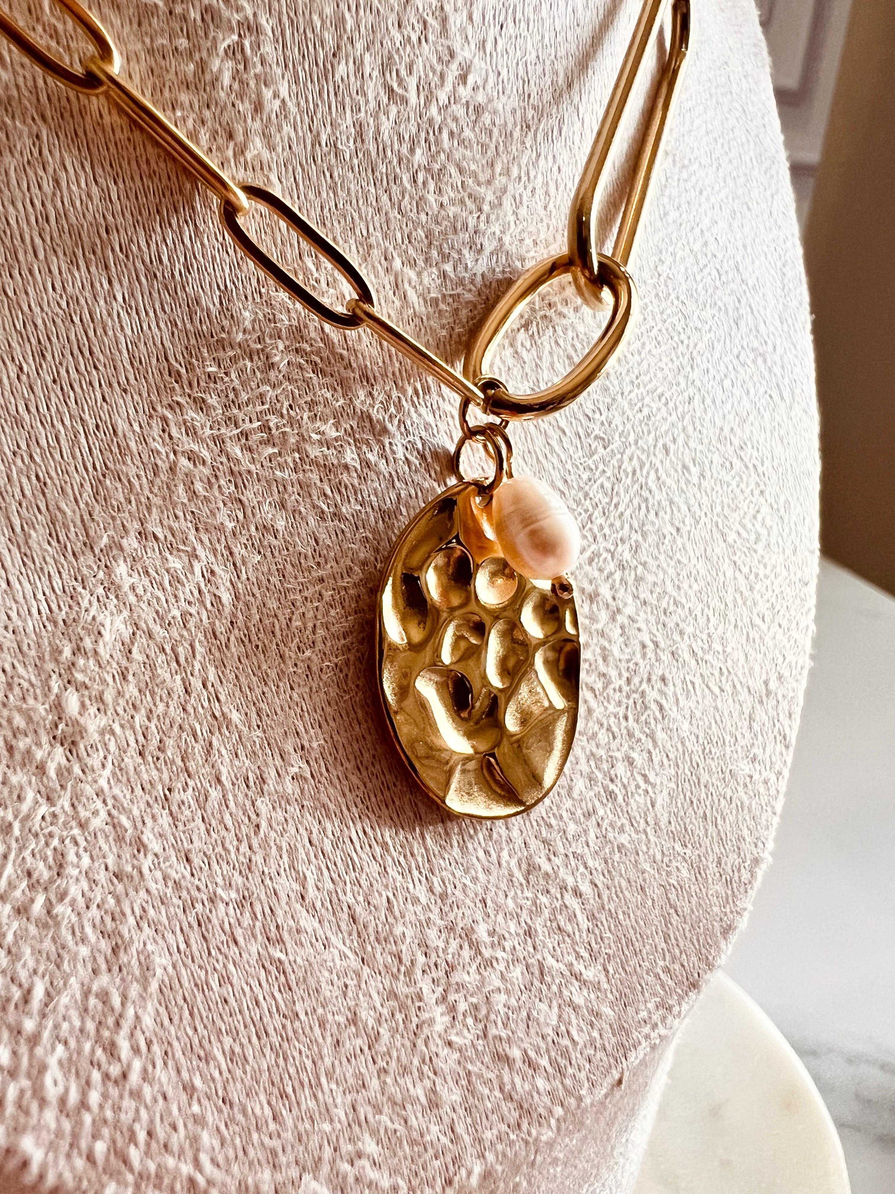 The Muse Necklace